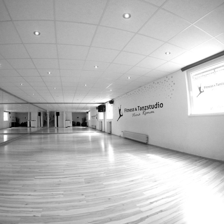 Studio3-blackwhite Studio3-blackwhite